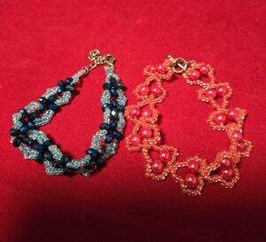 Elegant Floral Beaded Bracelet Set - Red and Blue